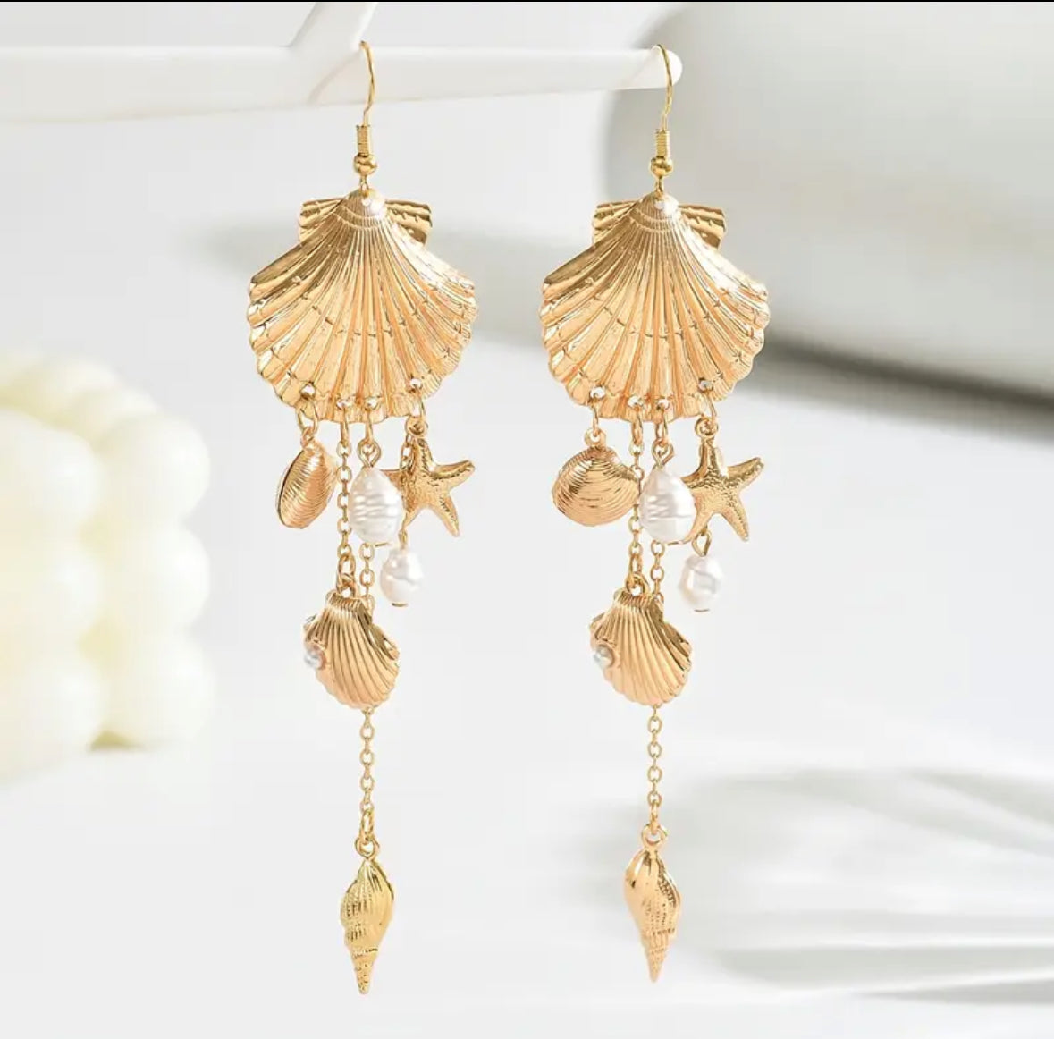 ✨ Boucles d’Oreilles “Éclat Marin” – Dorées & Perles