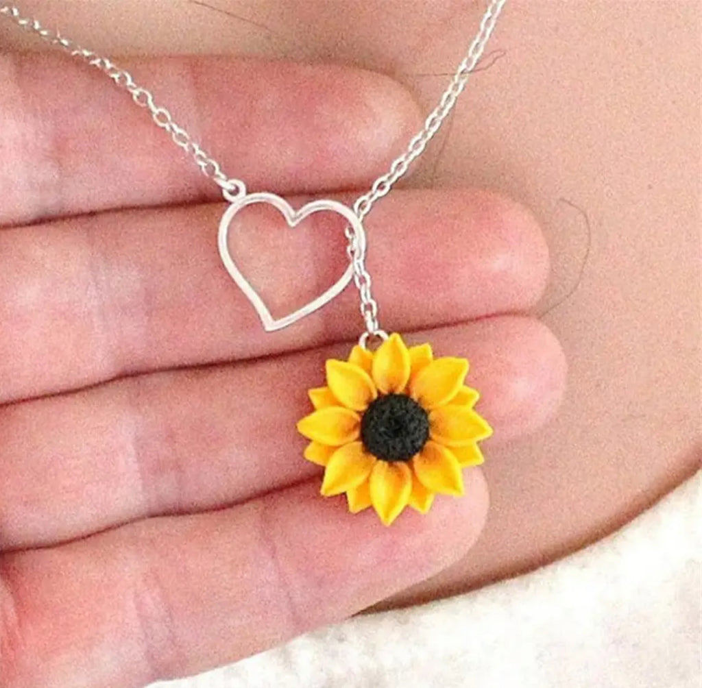 Collier Soleil d’Amour – Tournesol & Cœur Argenté